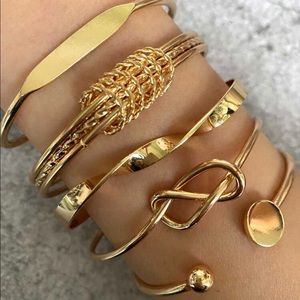 Knot Detail Bangle